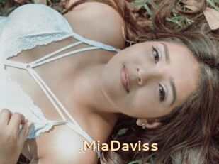 MiaDaviss