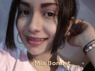 Mia_Bonnet