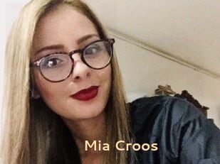 Mia_Croos