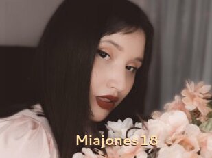 Miajones18