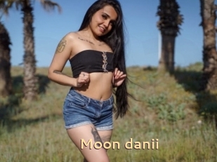 Moon_danii