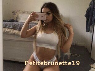 Petitebrunette19