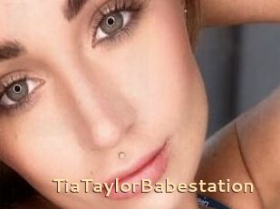 TiaTaylorBabestation