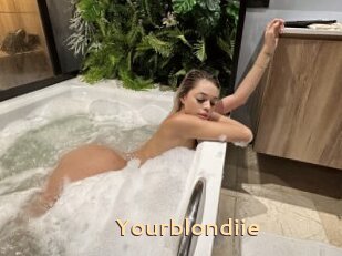 Yourblondiie